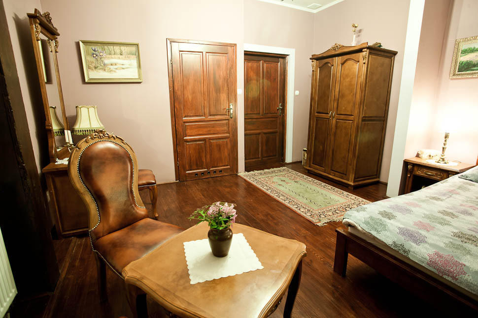 Bed and Breakfast Dwór na Wichrowym Wzgórzu Przybysławice Habitación foto